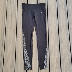 Dri-Fit Black and White Athletic Leggings | Size Small | Nike